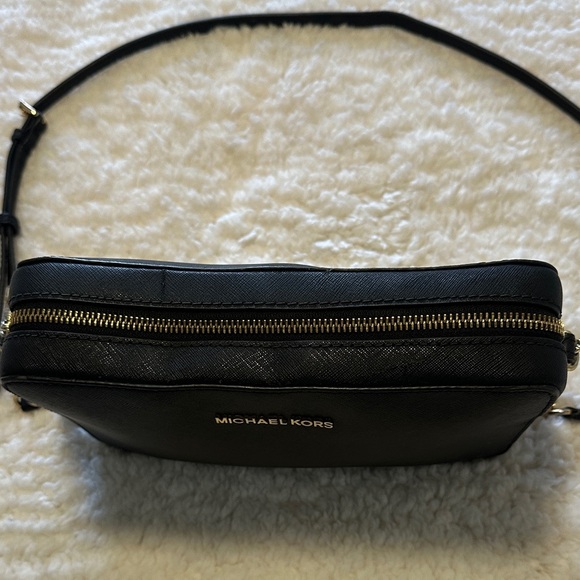 Michael Kors jet set Crossbody Bag - Picture 2 of 9